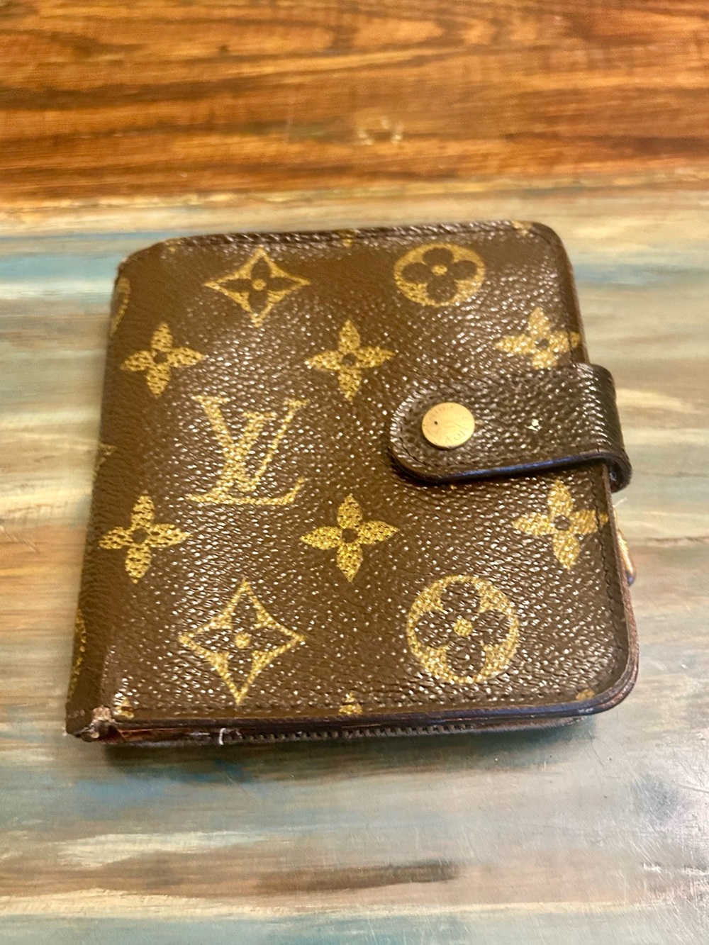 Louis Vuitton Monogram Canvas Compact BiFold Wallet